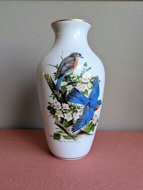 Danbury Mint Bluebirds Vase | Vintage Kaiser Porcelain